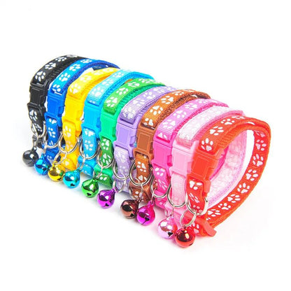 Collier coloré avec empreintes et clochette, accessoire pour chien et chat